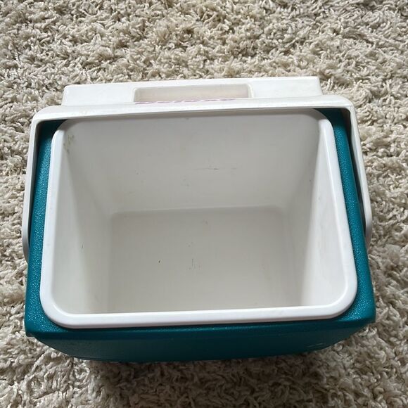 Vintage Igloo Mini Mate Teal and Purple Holds 6 Cans Picnic Beach Pool Ice Chest - Picture 7 of 11